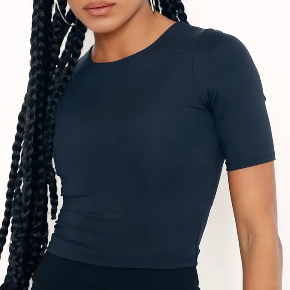 Blackmilk “Matte Black Short Sleeve Crop - Limited” Size XXL NWT